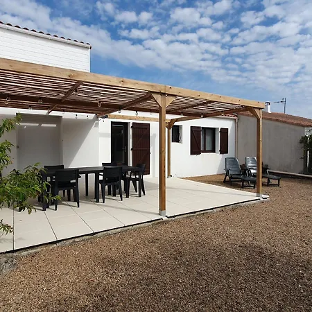 Maison Au Calme Avec Jardin, Proche Et Commerces, Equipee Pour Famille De 6 Personnes - Fr-1-476-197